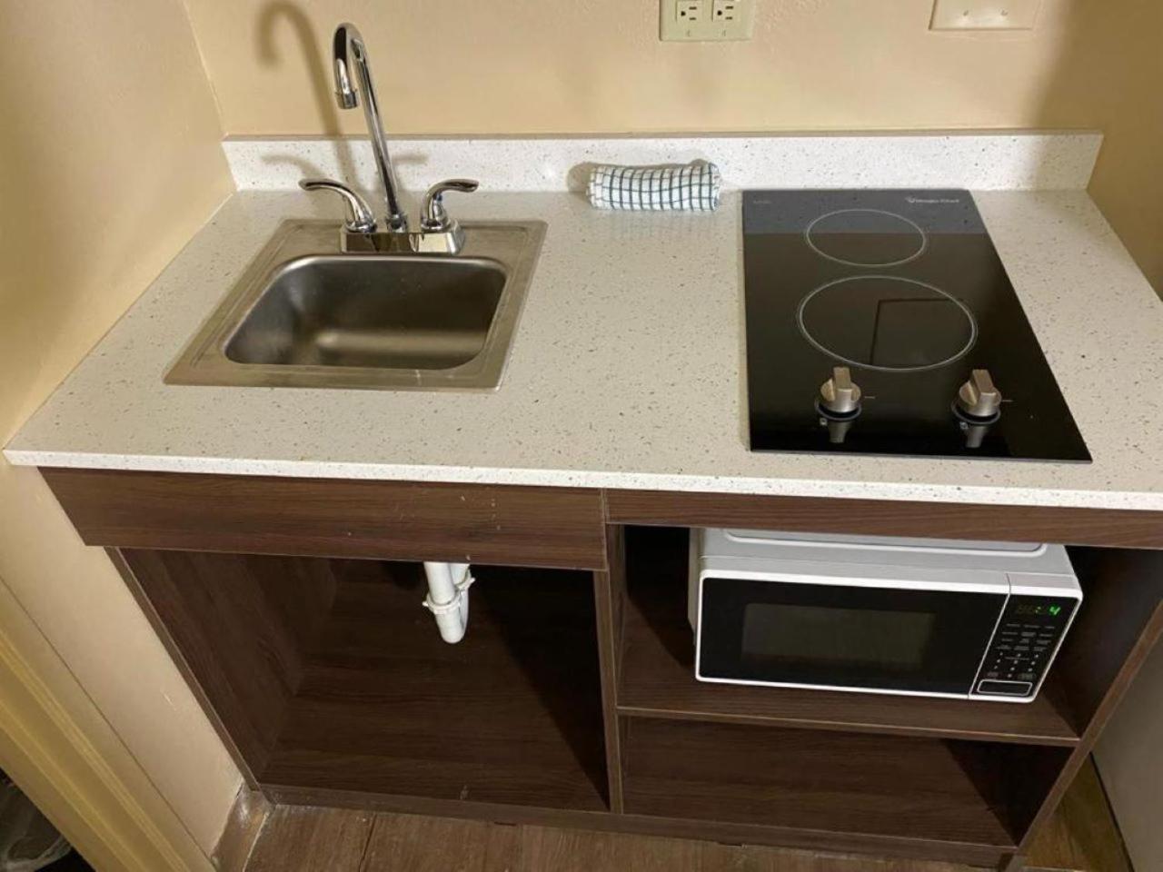 Suburban Studios Winston-Salem Near Hanes Mall Екстер'єр фото