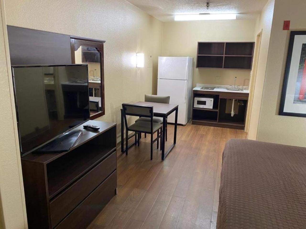 Suburban Studios Winston-Salem Near Hanes Mall Екстер'єр фото